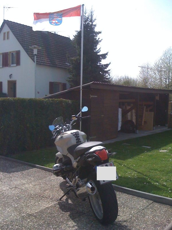 So muss en R12R Bobbetz ausehen find ich. Man beachte auch die Fahne :-)