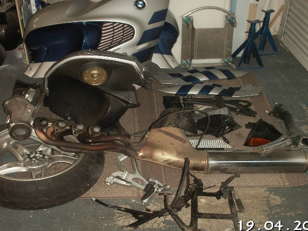 Die Garage liegt voller Teile !