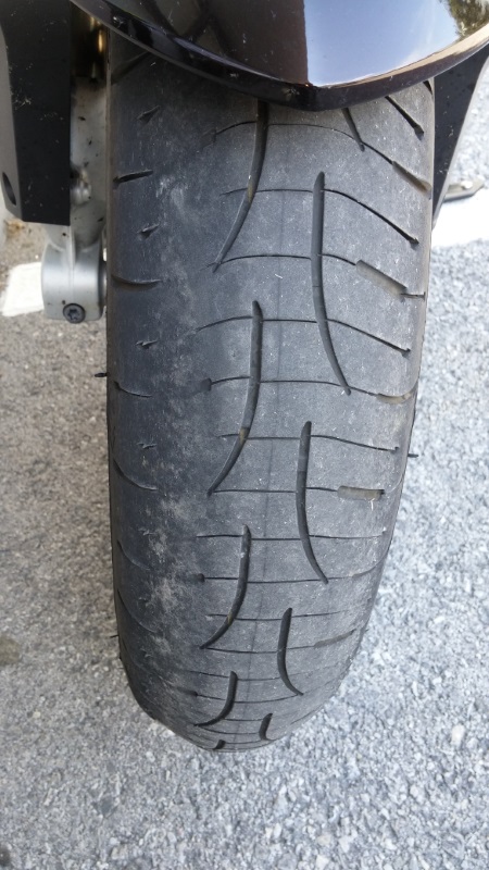 Michelin Pilot Road 4 einseitig abgefahren
