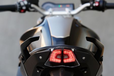 bmw_r1200r h.jpg