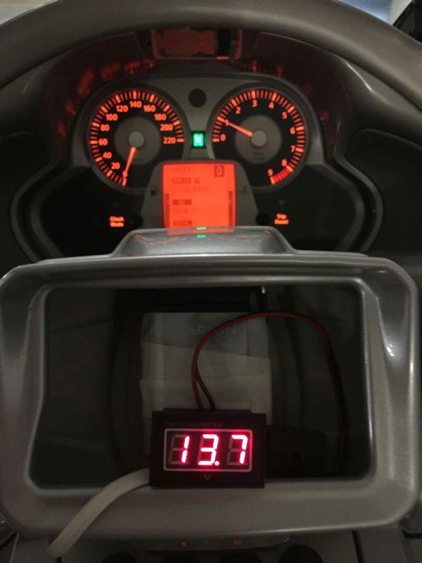 K1200_Voltmeter.JPG
