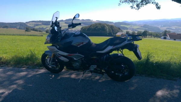 s1000xr-2.jpg