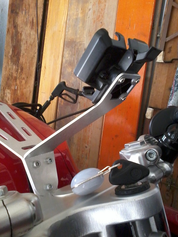 K1200RS_Universalhalter_Bild_11-1.jpg