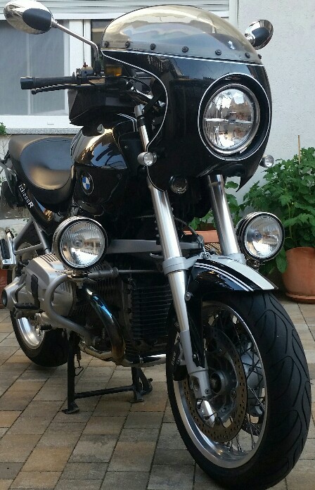 R1200R-a 448x696.jpg