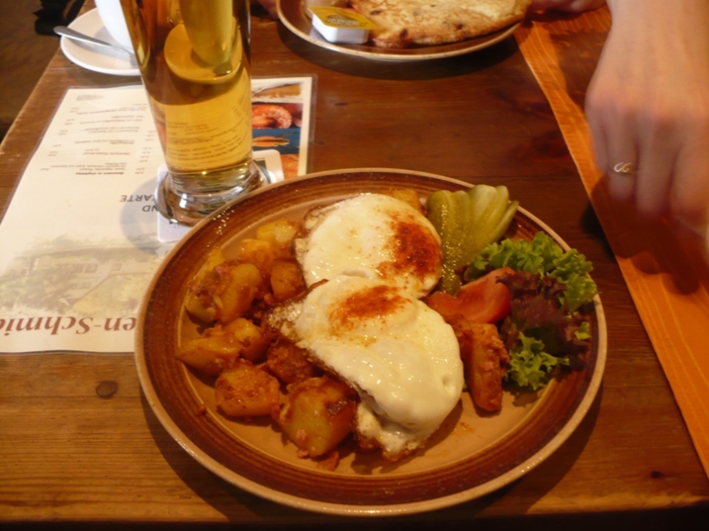 zur Belohnung Bratkartoffeln und Spiegelei....JPG